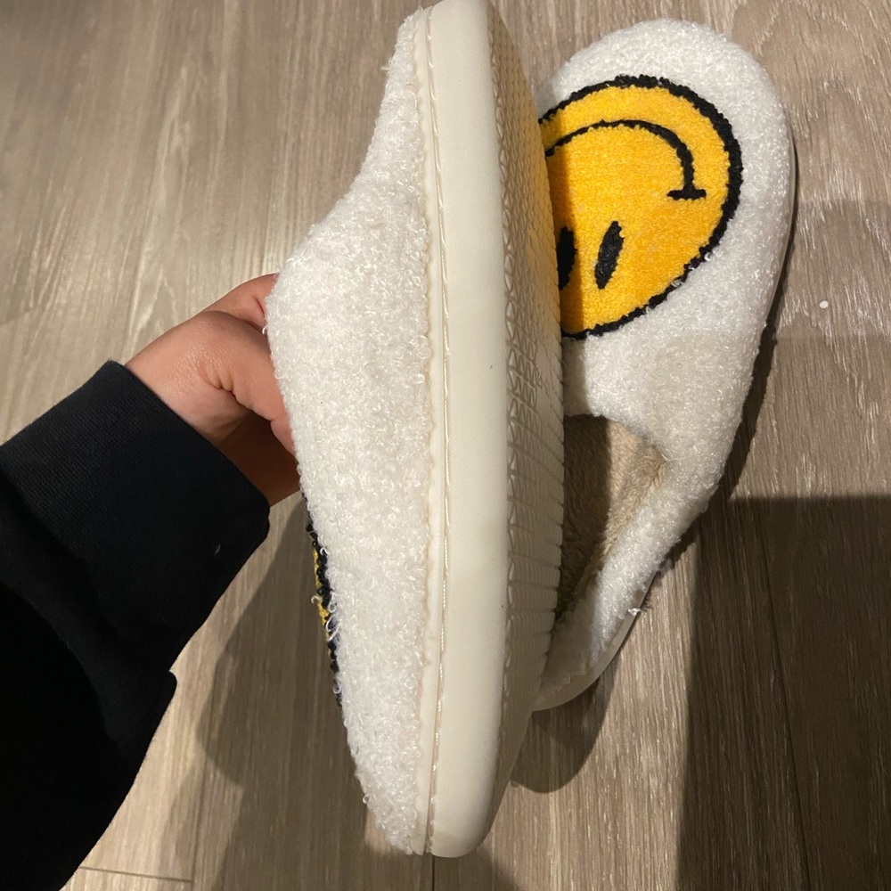 Smiley Slippers - Picture 4 of 6